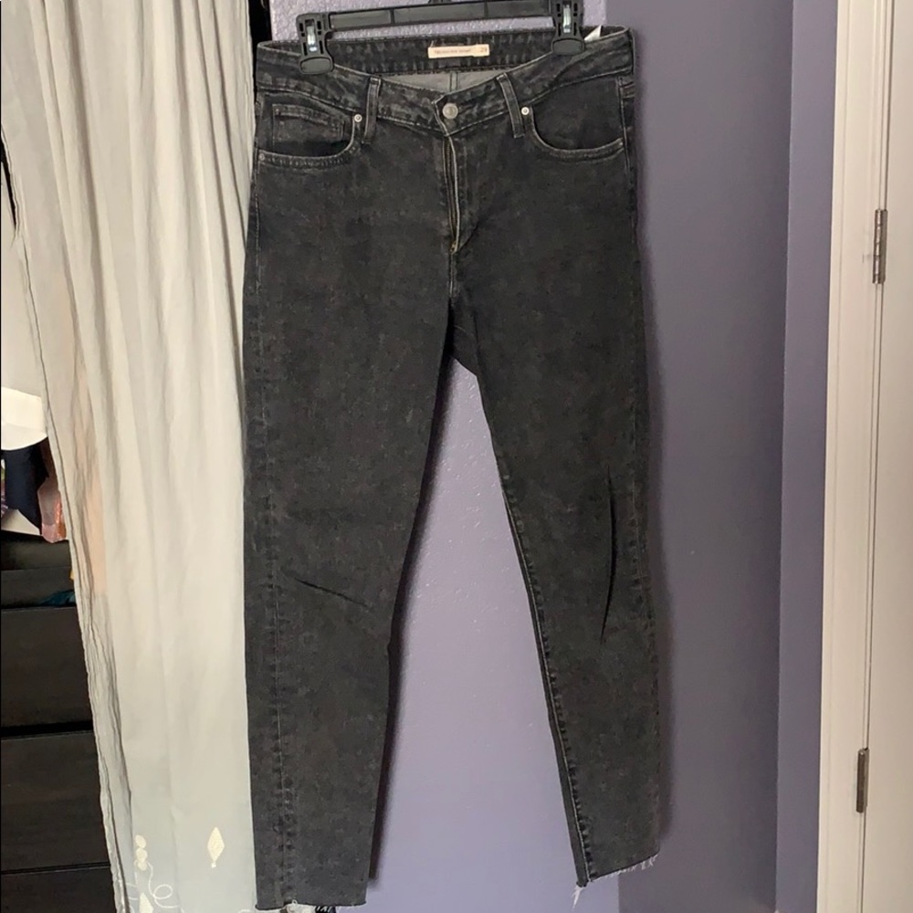 Black high waisted Levi’s